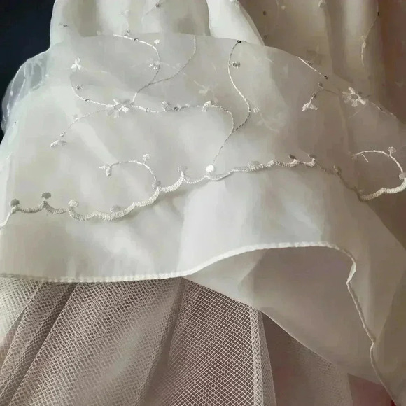 Sweet kids bridal dress - Picture 12 of 16